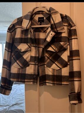 NWOT-Love Tree Flannel Cropped Shacket